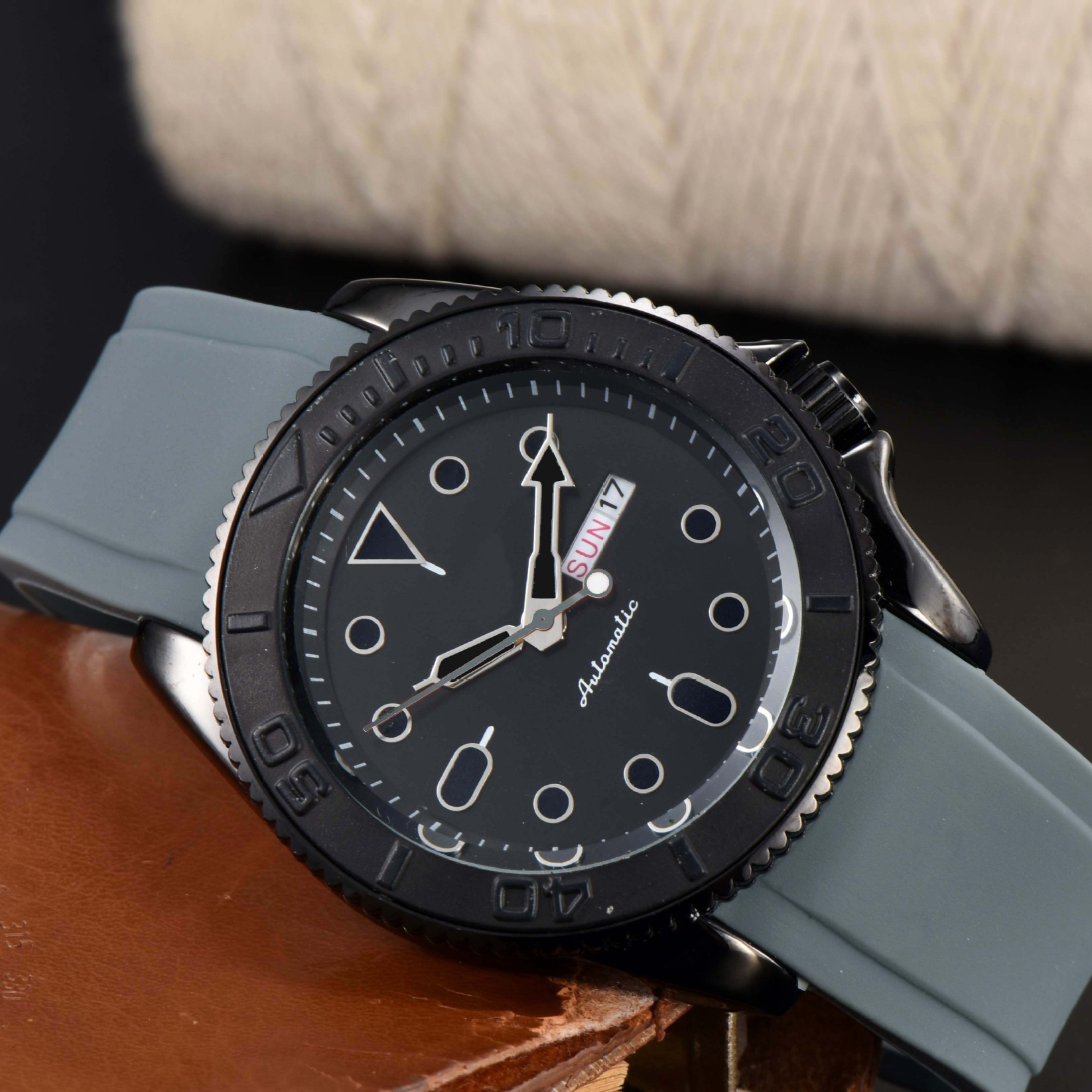 Men's Silicone Strap Quartz Watch
