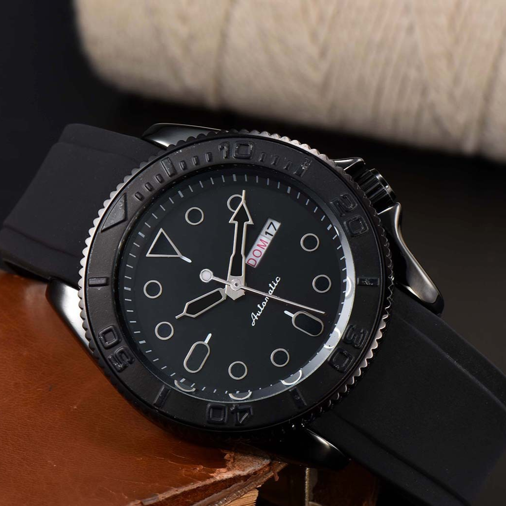 Men's Silicone Strap Quartz Watch
